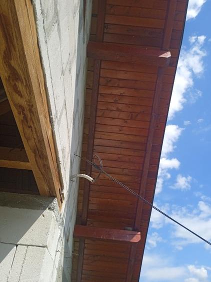 Casă cu teren 10000 mp