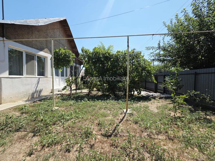 Casa din zidarie an 2006 cu toate utilitatile Independenta - 13