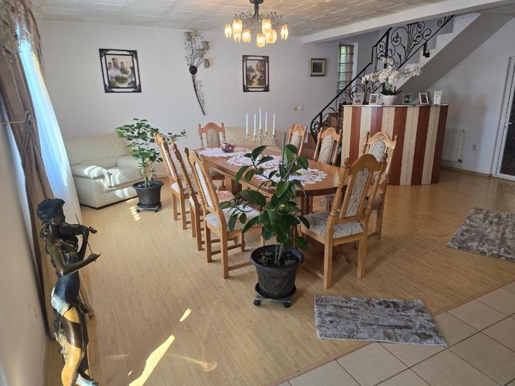 Vilă spațioasă de vânzare în Eforie Sud