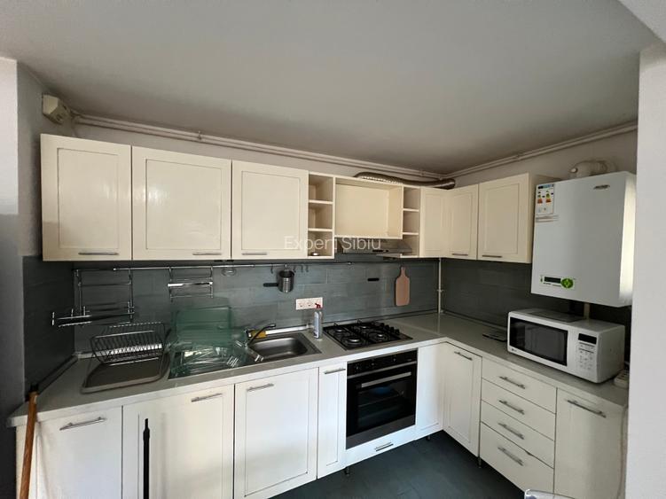 INCHIRIEZ apartament 2 camere cu curte,renovat,zona Strand - 4