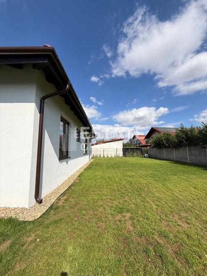 Duplex Mosnita Noua-finisat, curte amenajata