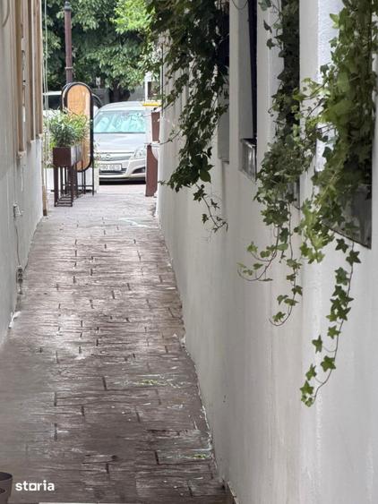 BISTRO CAFE | ARCUL DE TRIUMF |