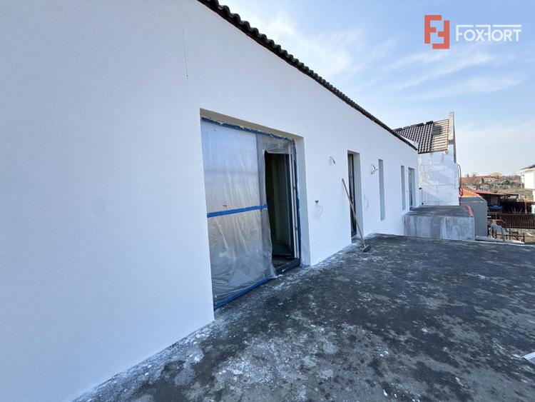COMISION 0% Triplex cu 4 camere de vanzare in localitatea Sacalaz, zona Centrala