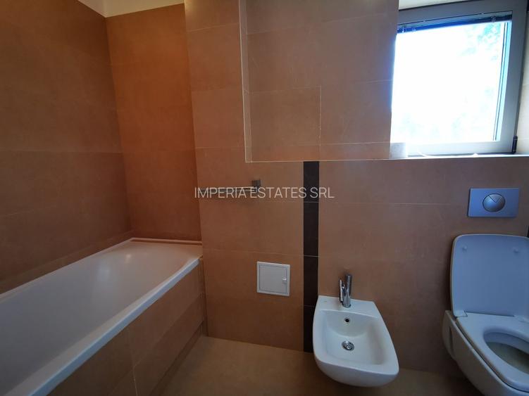 Vila moderna langa lac, mobilata complet - 13