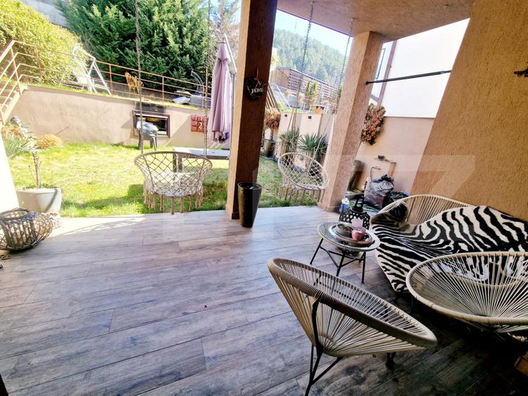 Duplex 140 mp utili, teren 320 mp, zona Vivo