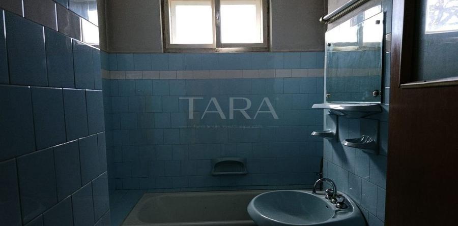 Apartament generos cu 4 camere și garaj inclus, zona Centrala