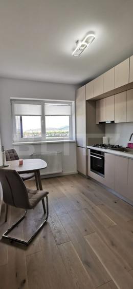 Apartament cu 3 camere, 76 mp, cu parcare si boxa, Tractorul