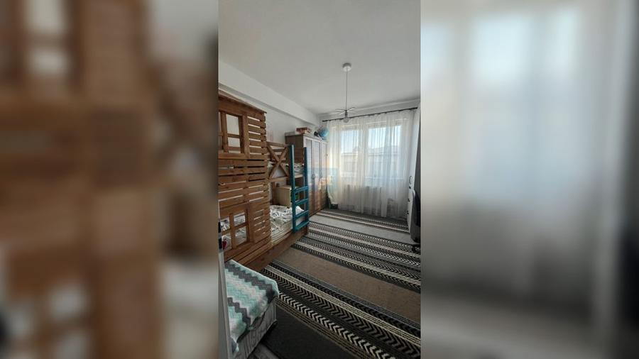 Apartament 3 camere, decomandat,etaj 1 + garaj + curte,zona Campului┃