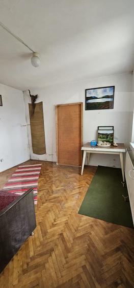 Apartament cu 3 camera, zona Spitalului