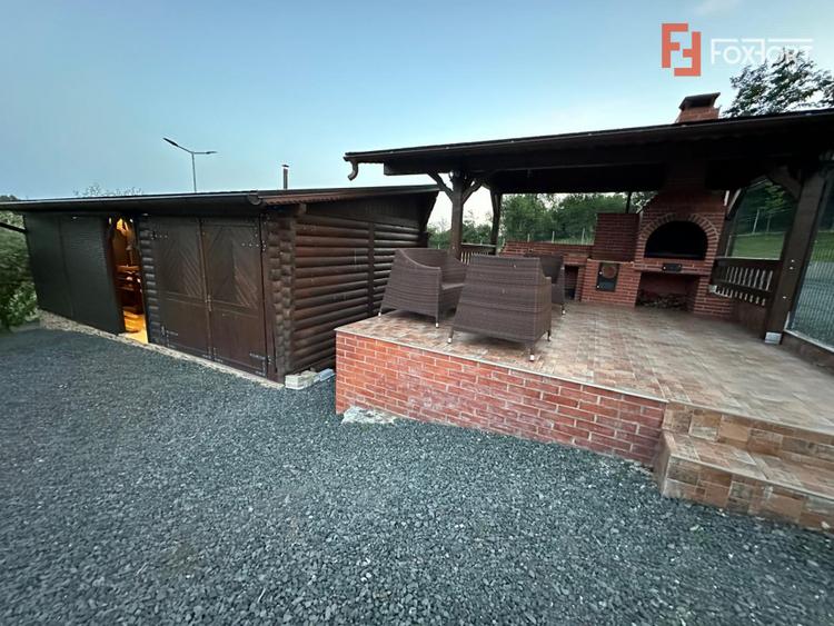 Casa de vacanta cu teren de 2344 mp - zona Nadas