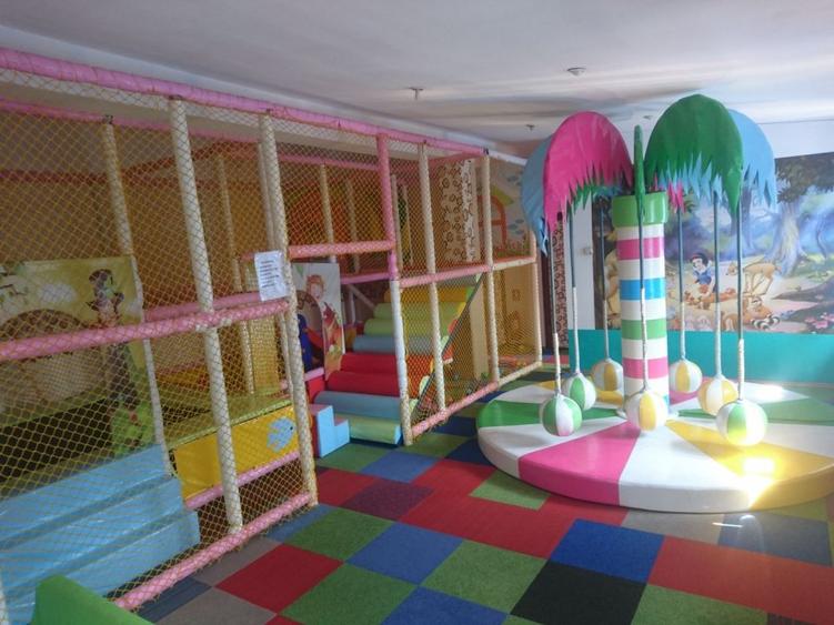 Inchiriere spatiu comercial parter de bloc ,suprafata 150 metri