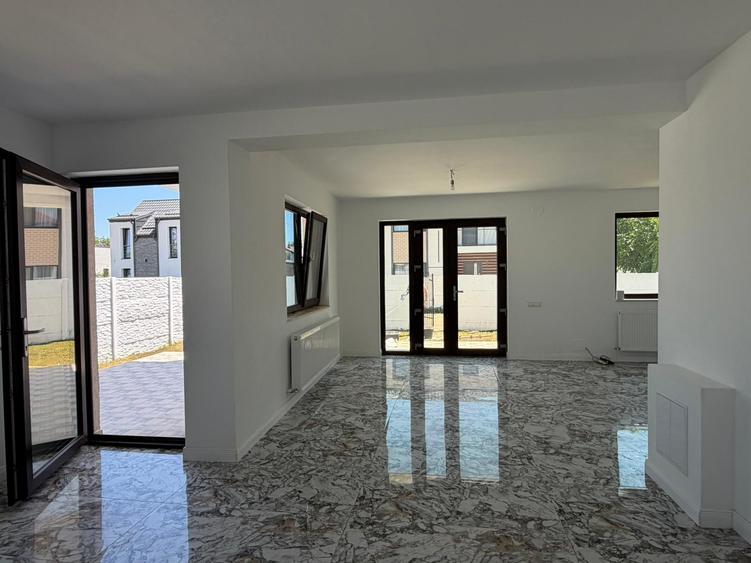 Casă P+E,4 camere, gata de mutare,900 m de blv.