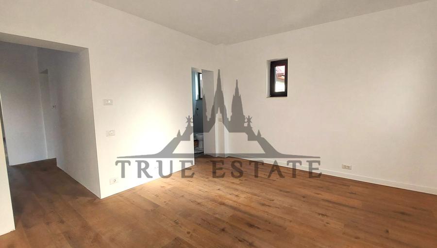 Apartament cu 5 camere in vila cu loc de parcare in curte zona Barbu Vacarescu