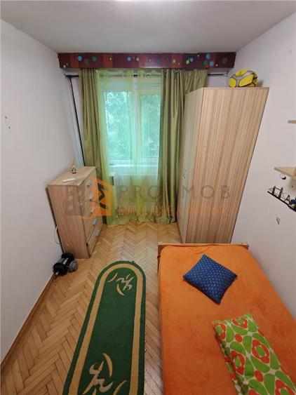 Apartament 3 camere cf 3 semidecomandat zona Micro 14
