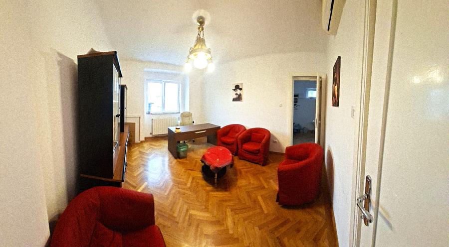 Apartament cu farmec interbelic, într-o vilă cochetă, aproape de Piața Spaniei