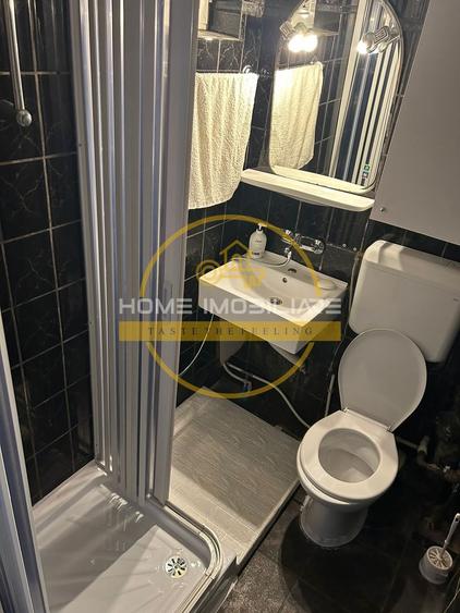 Apartament cu 3 camere / 40 mp/ in zona Podu Ros