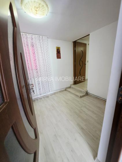 Casă renovată cu 6 camere, teren 557 mp – Berceni, Prahova - 41