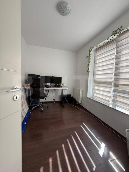 Apartament cu 3 camere, etaj intermediar, boxa - zona Avantgarden