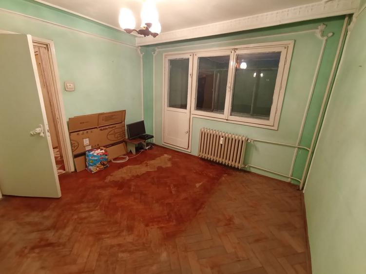 Apartament 3 camere Cantemir, etaj 2! Ideal pentru renovare!
