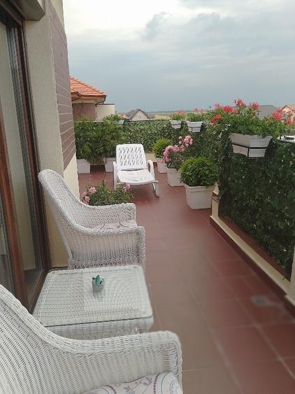 Apartament 3 camere, tip penthouse, terasă, priveliște -zona VEST Brașov