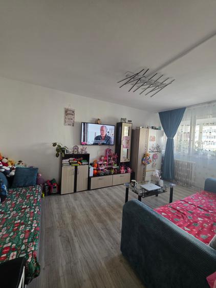 Piata Delfinului/soseaua Pantelimon,stradal