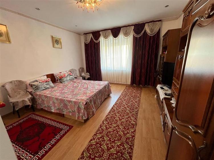 Caransebes, Casa la Curte, Zona Spitalului