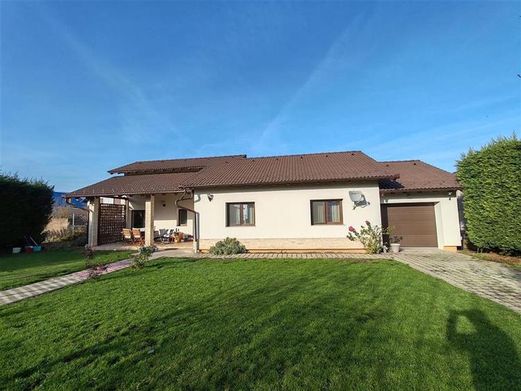 Casa stil mediteranean 3 camere 2 bai curte 790mp zona Cetate