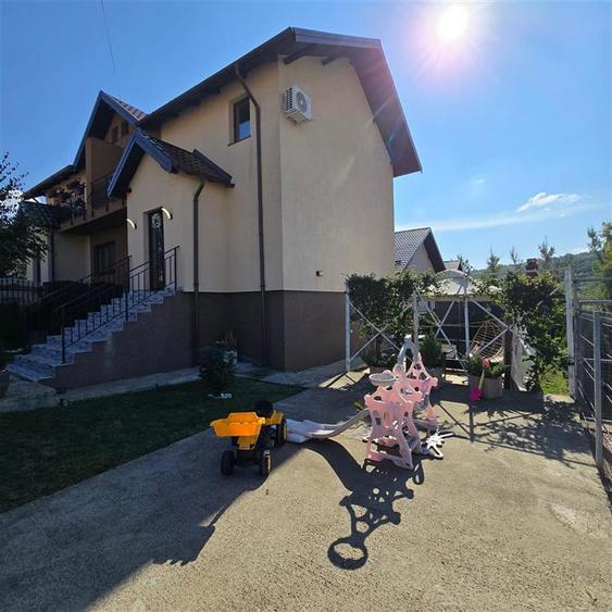 Casa V. Adanca/Miroslava moderna, intabulata