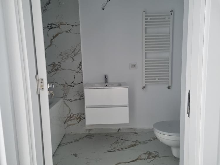 Ultimele apartamente cu 3 camere,2 bai,,mutare imediata,TVA inclus in pret!