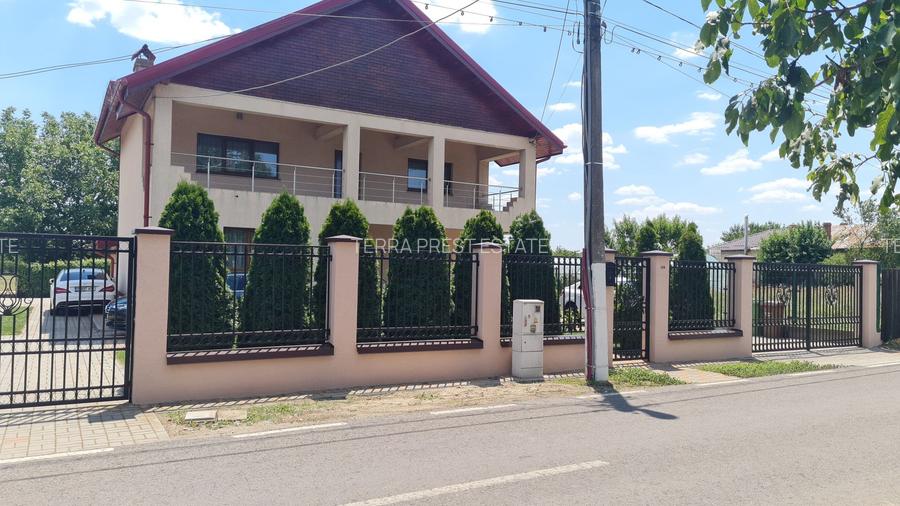 Vila impozanta in zona linistita la 15 minute de capitala! - 2