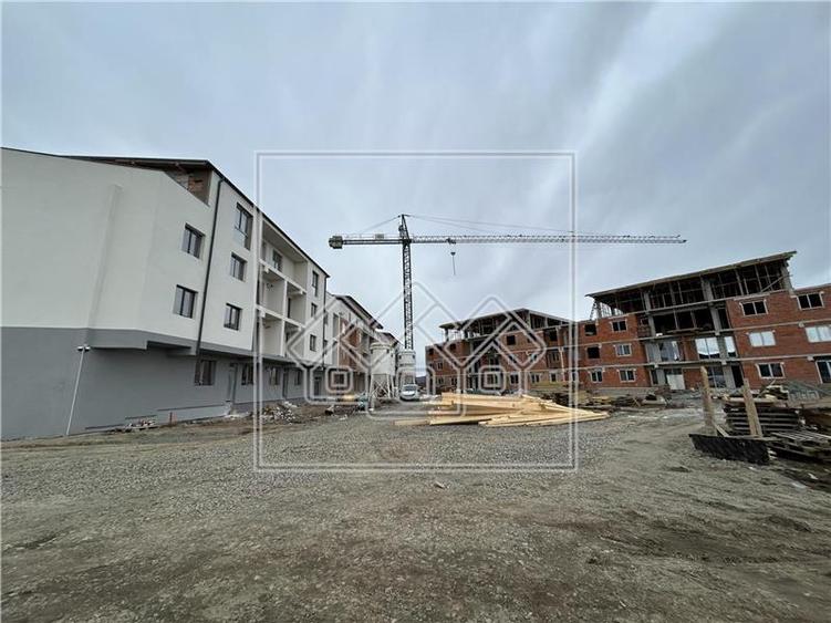 Apartament nou, 3 camere si balcon, 67 mp utili, Selimbar