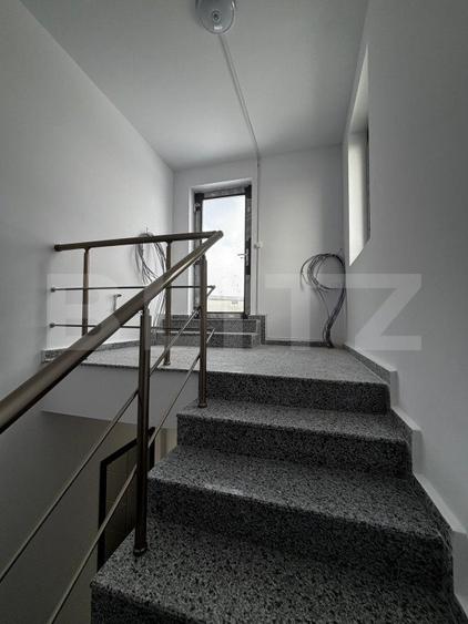 Apartament 2 camere,loc de parcare +boxa inclusa in pret ,zona semi-centrala