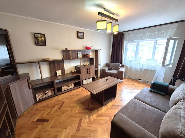 Apartament spatios, frumos renovat, ultracentral, Arad