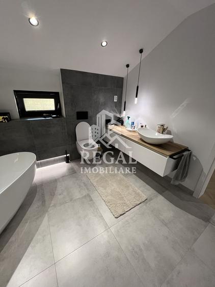 Casă modernă tip duplex, ideală pentru 2 familii – in loc. Strei