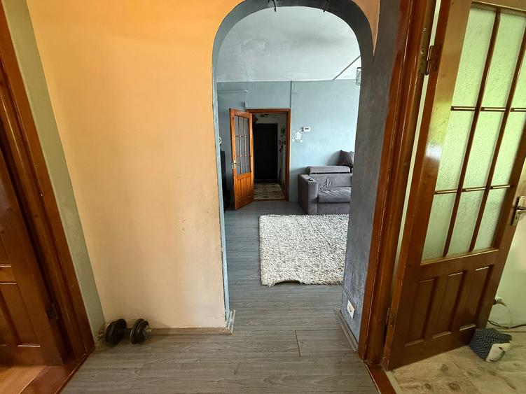 Apartament 3 camere de vanzare Mircea cel Batran