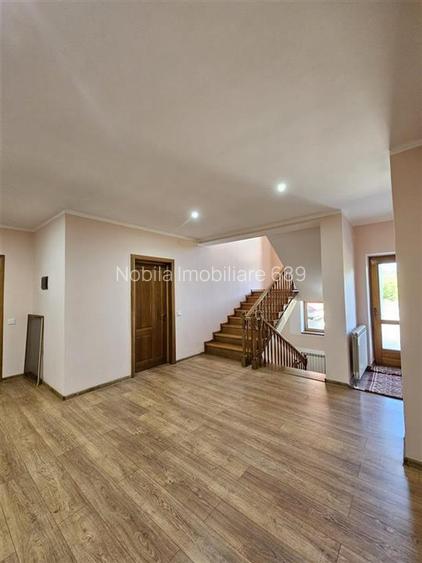 PROPRIETATE EXCEPTIONALA ,TEREN 33.161 MP + RESIDENTA P+1+M - 27
