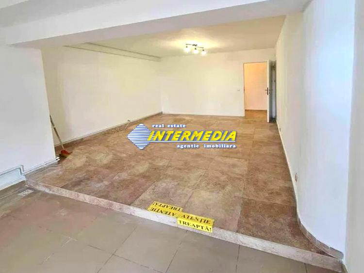 Spatiu comercial 42 mp. de inchiriat Cetate Alba Iulia finisat si contorizat