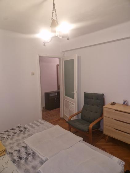 Apartament doua camere, decomandat, renovat