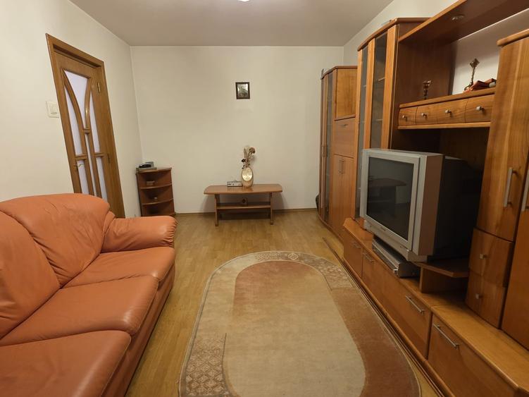 Drumul Taberei, 3 camere, decomandat, 2 min parc, 5 min metrou, etaj 1