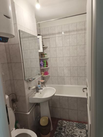 Apartament 3 camere - Decomandat - Renovat