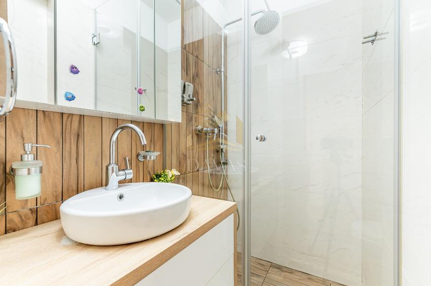 Apartament ultrafinisat 5 camere + garaj de închiriat | Plopilor | Central