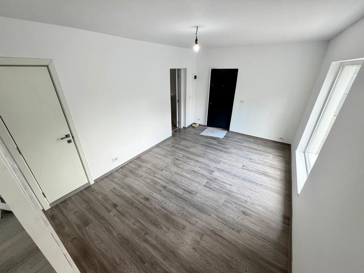 Casa P+1 la 1 km fata de metrou Aparatorii Patriei. 3 cam. Teren 148 mp