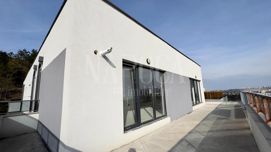 Apartament 4 camere de vanzare in Floresti