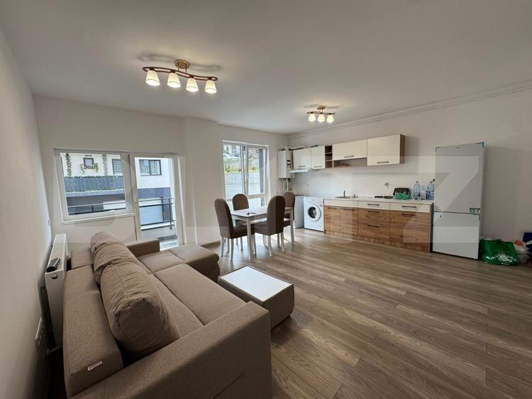 Apartament 3 camere, 2 bai, parcare, zona Teilor