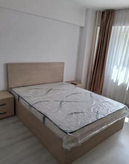 Basarabia - 3 Camere - 2 Băi - 90 mp - Renovat - Bloc Anvelopat