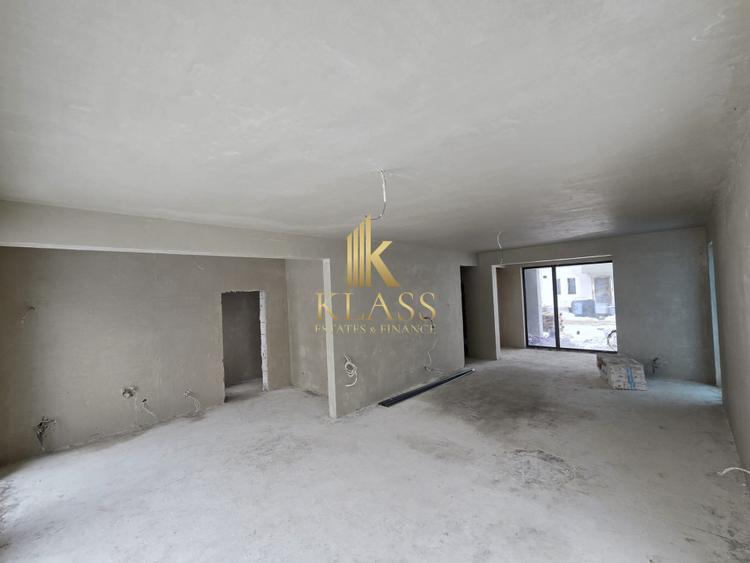 Vila 5 camere Tunari de vanzare