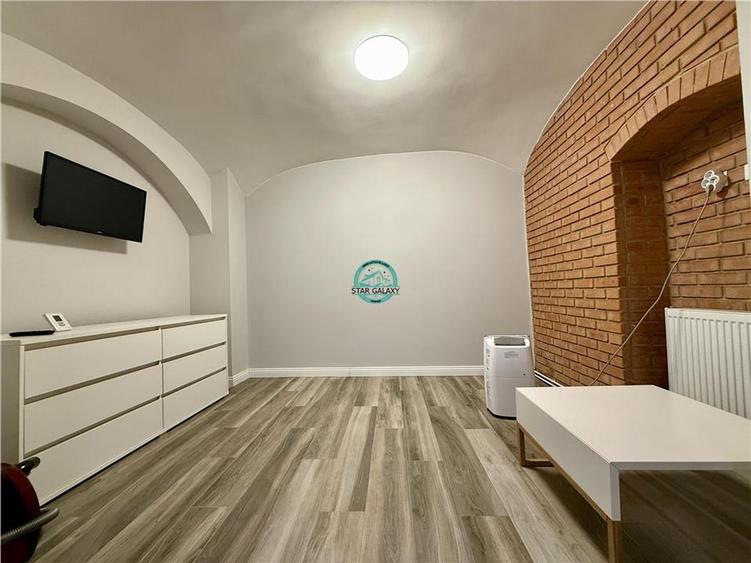 Spatiu comercial/birouri de inchiriat, 45 mp, in Centru