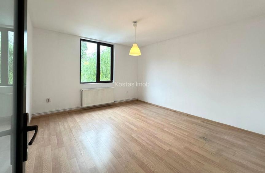 Inchiriere casă complet renovată cu 4 camere  Băneasa, Sector 1 - 11