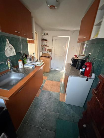 Casa de vanzare, 80 mp, teren 2330 mp, zona Arginesti