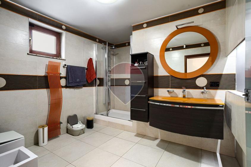 Casă modernă și spațioasă cu piscină,saună și sală de fitness – Pecica